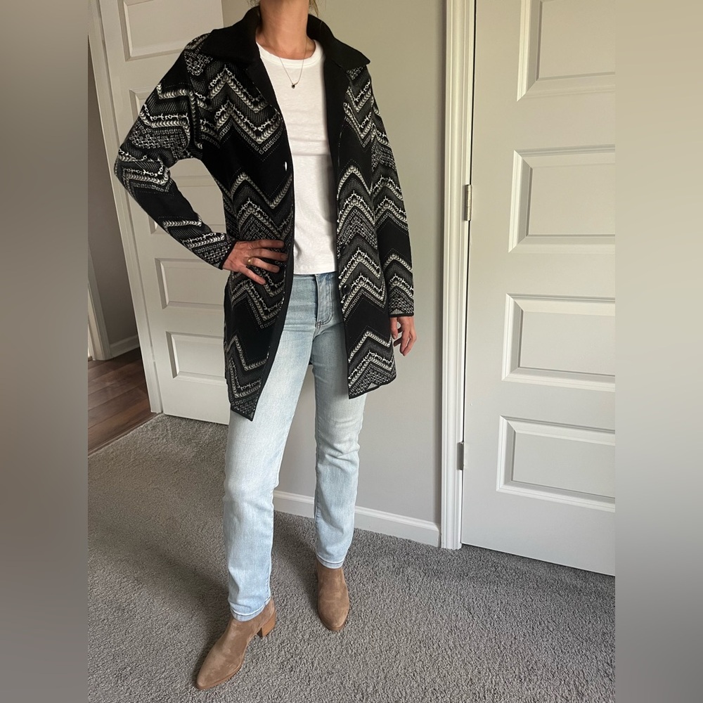 Ujala Women’s Long Boutique Cardigan Sweater‎ Coat Black White Zigzag Knit  XXL